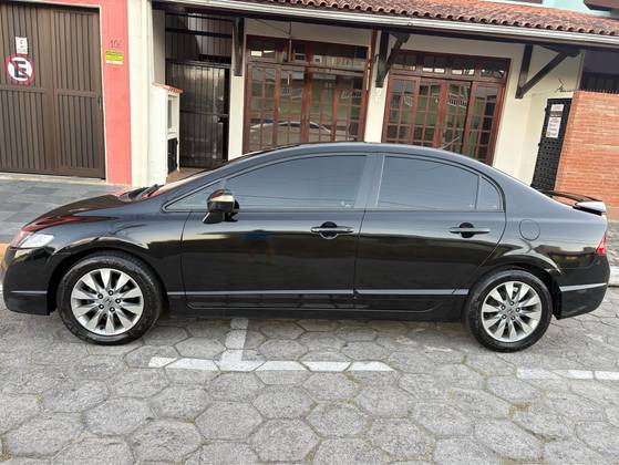 HONDA CIVIC 1.8 LXL 16V FLEX 4P AUTOMÁTICO HONDA CIVIC 1.8 LXL 16V FLEX 4P AUTOMÁTICO